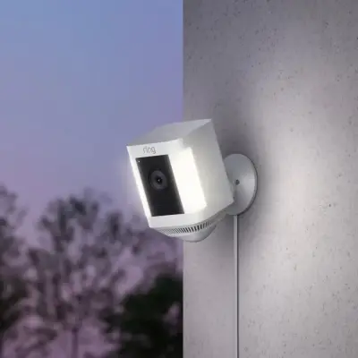 Ring ad: 600 Lumen Spotlight + 4K