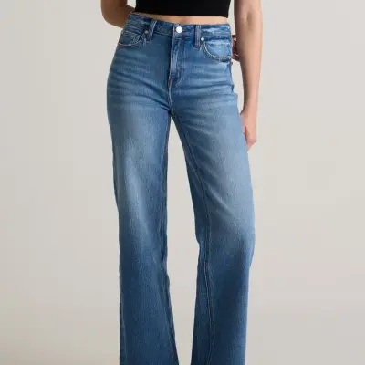 Quince ad: Elevated Women's Clothing