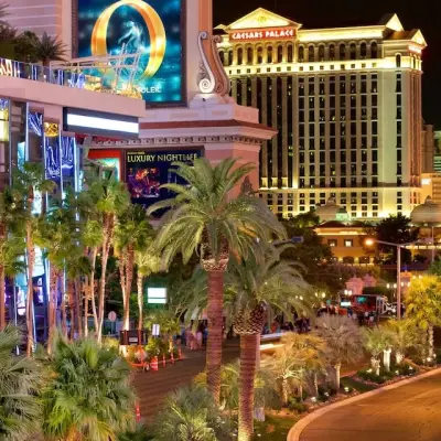 Expedia ad: Las Vegas Luxury Car Rentals